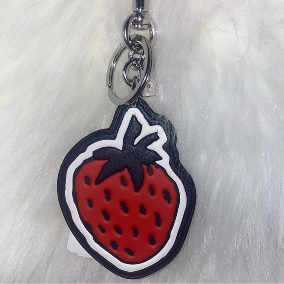 Coach strawberry charm keychain New - Picture 3 of 9